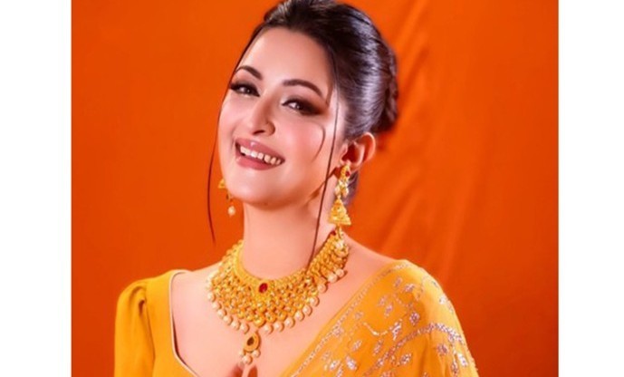 মানুষ আমাকে কোনো পুরুষের সঙ্গে দেখতে চায় না: পরীমণি